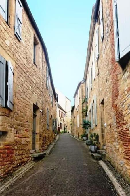 Demeure Du Xiiie-xive S. Dans La Cite Medievale. Holiday home Gourdon-en-quercy