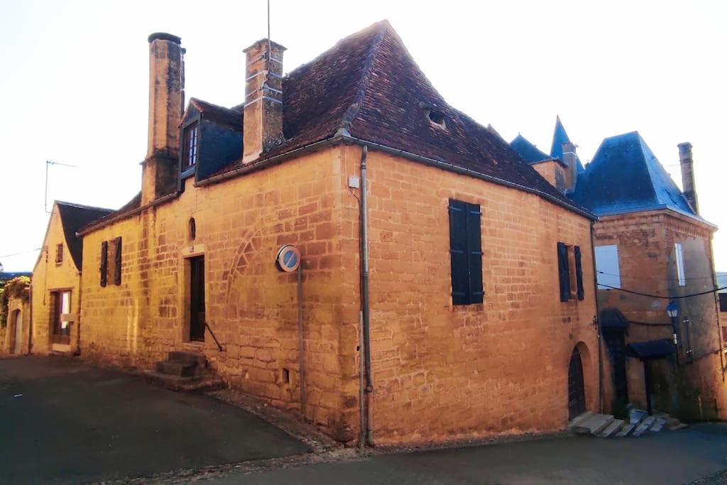 Holiday home Demeure Du Xiiie-xive S. Dans La Cite Medievale. Gourdon-en-quercy