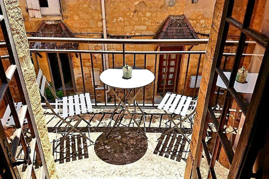 Holiday home Demeure Du Xiiie-xive S. Dans La Cite Medievale. *